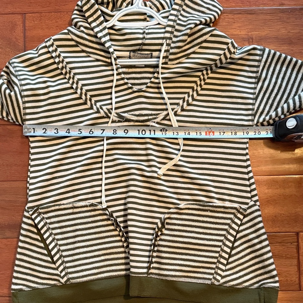Ethereal boho Green & Beige Striped Hoodie Distressed V-Neck Pockets Size Medium - Picture 7 of 8